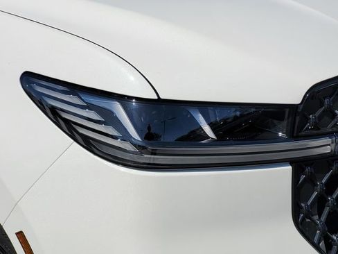 New 2026 Lincoln Navigator Reserve AWD/4WD image 10
