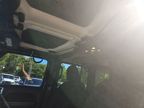 Used 2019 Jeep Wrangler Unlimited Sport S AWD/4WD image 16
