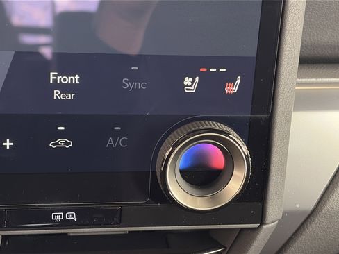 Used 2025 Lexus GX 550 image 23