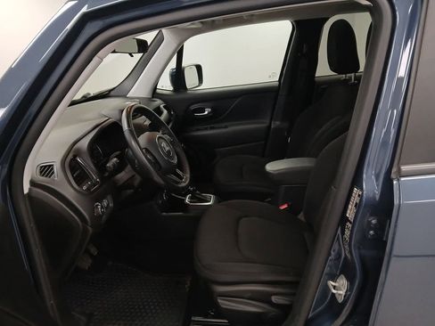 Used 2020 Jeep Renegade Altitude w/ UConnect 8.4 Nav Group image 8