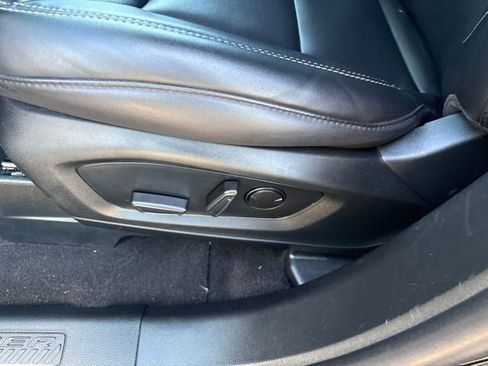 Used 2024 Ford Explorer XLT w/ Equipment Group 202A AWD/4WD image 22