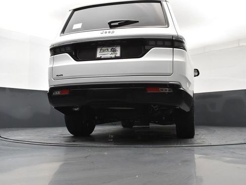 New 2026 Jeep Grand Wagoneer Limited AWD/4WD image 23