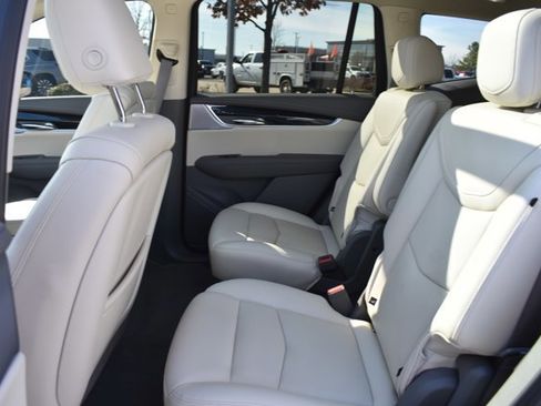 Used 2024 Cadillac XT6 Premium Luxury w/ Technology Package image 16