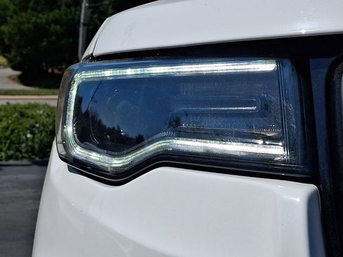 Used 2021 Jeep Grand Cherokee Freedom Edition AWD/4WD image 9