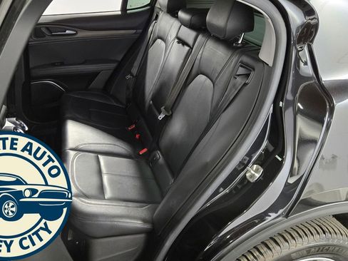 Used 2018 Alfa Romeo Stelvio Ti image 28