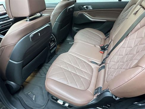Used 2023 BMW X7 xDrive40i w/ Parking Assistance Package image 14