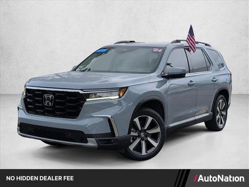 Used 2024 Honda Pilot Touring image 1