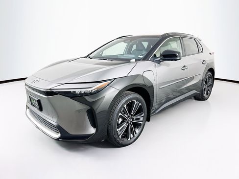 Used 2024 Toyota bZ4X AWD image 3