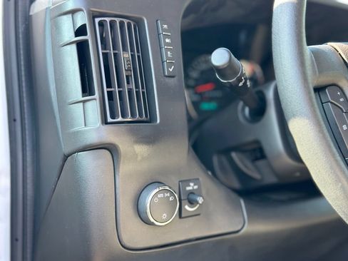 Used 2024 Chevrolet Express 3500 LT w/ LT Preferred Equipment Group RWD image 21