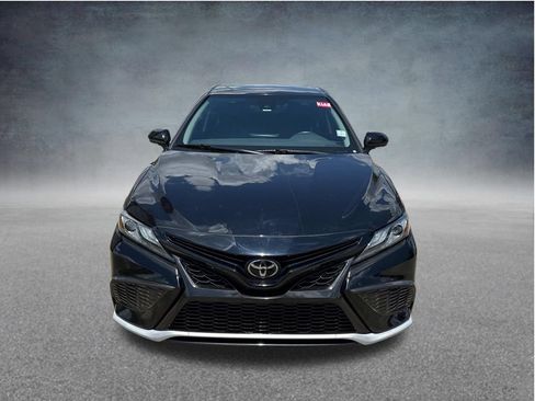 Used 2021 Toyota Camry XSE FWD image 2