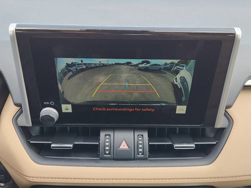 Used 2025 Toyota RAV4 XLE Premium FWD image 21