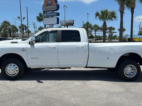 Used 2025 RAM 3500 Laramie AWD/4WD image 3