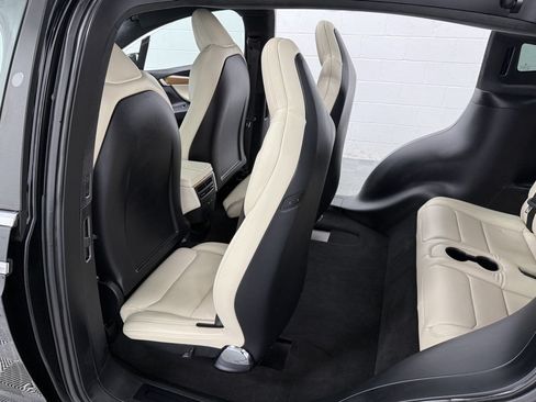 Used 2020 Tesla Model X Long Range AWD/4WD image 19