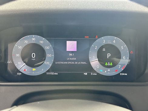 Certified 2026 Land Rover Range Rover Velar Dynamic SE image 16