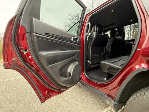 Used 2021 Jeep Grand Cherokee Limited image 19