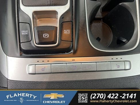 Used 2022 Kia Carnival LX image 28