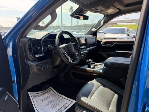 Used 2023 Chevrolet Silverado 1500 LT Trail Boss w/ Convenience Package II image 31