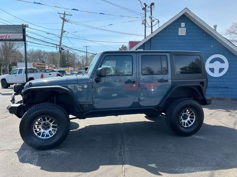 Used 2015 Jeep Wrangler Unlimited Rubicon w/ Dual Top Group image 3