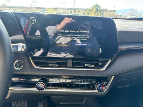 Used 2025 Chevrolet Equinox LT w/ Convenience Package II image 25