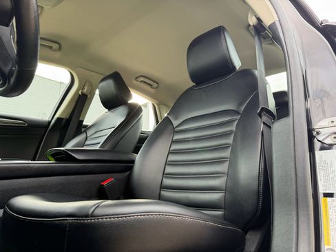 Used 2020 Ford Fusion SEL image 11