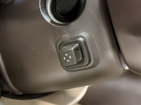 Used 2016 Chevrolet Suburban LTZ image 21