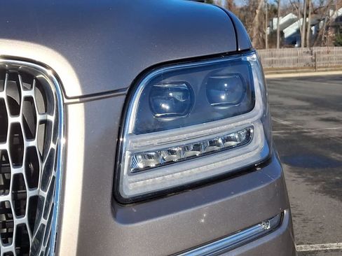 Used 2019 Lincoln Navigator Reserve image 30