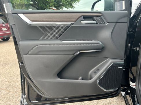 New 2026 GMC Acadia Denali w/ Super Cruise Package image 30