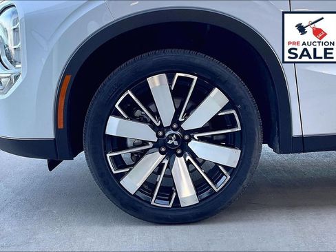 Used 2025 Mitsubishi Outlander SE AWD/4WD image 9