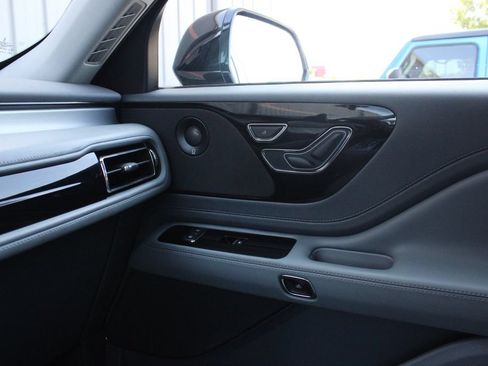 Used 2020 Lincoln Aviator Reserve w/ Equipment Group 201A AWD/4WD image 22