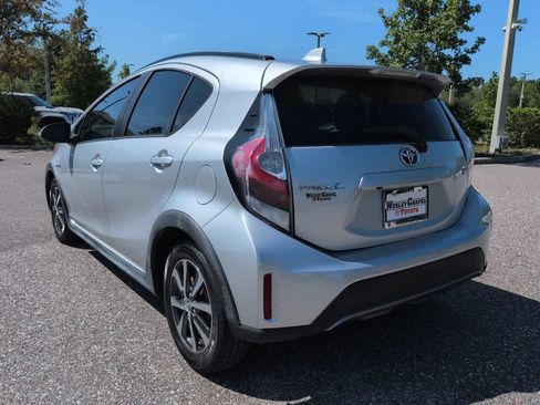 Used 2018 Toyota Prius C One FWD image 4