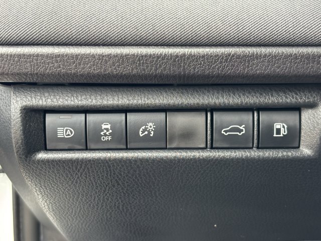 Used 2026 Toyota Camry LE FWD image 32