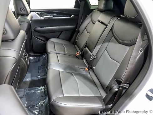 Certified 2024 Cadillac XT5 Premium Luxury w/ LPO, Floor Liner Package image 11