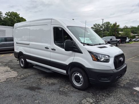 New 2026 Ford Transit 150 148 Medium Roof w/ Load Area Protection Package RWD image 4