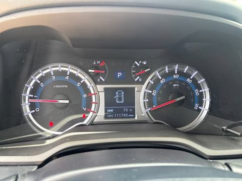 Used 2018 Toyota 4Runner TRD Off-Road Premium AWD/4WD image 19