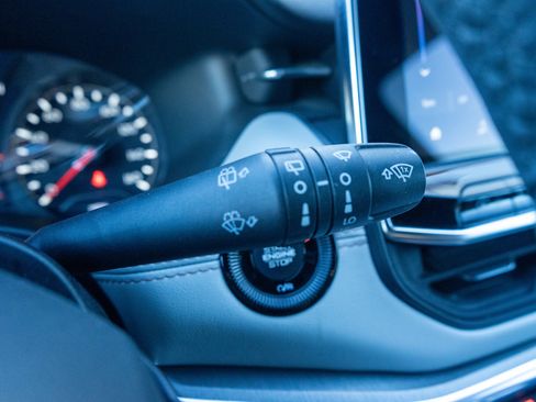 Used 2023 Jeep Compass Limited image 25