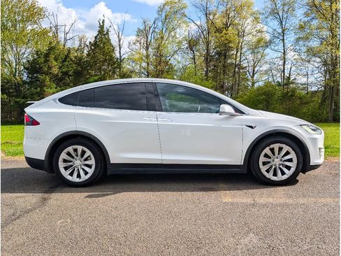 Used 2020 Tesla Model X Long Range AWD/4WD image 5