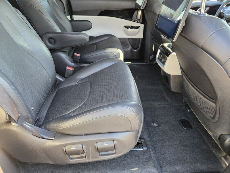 Certified 2022 Kia Carnival SX Prestige FWD image 15
