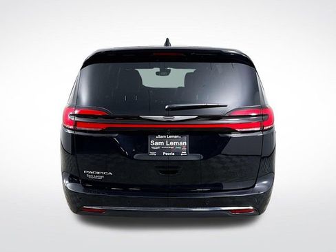 New 2026 Chrysler Pacifica Select image 6