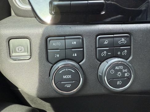 Used 2024 Chevrolet Silverado 2500 LTZ w/ LTZ Premium Package image 16