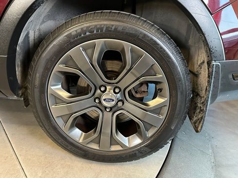 Used 2018 Ford Explorer Sport w/ Equipment Group 401A AWD/4WD image 27