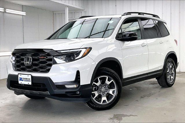 Certified 2022 Honda Passport TrailSport image 2