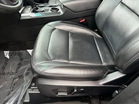 Used 2017 Ford Explorer XLT w/ Equipment Group 202A image 10