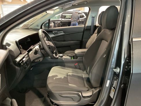 New 2026 Kia Sportage LX FWD image 8