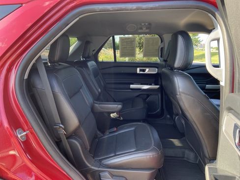 Used 2021 Ford Explorer Limited w/ Equipment Group 301A RWD image 14