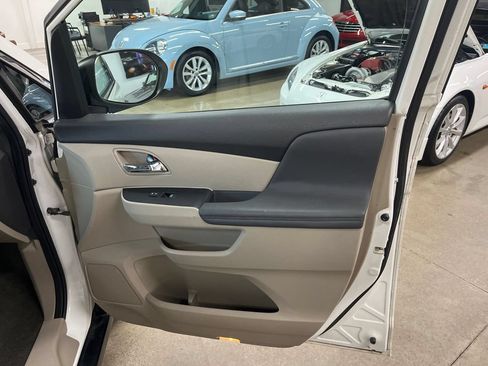 Used 2014 Honda Odyssey LX image 39
