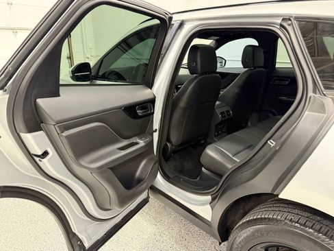 Used 2019 Jaguar F-PACE Premium image 37