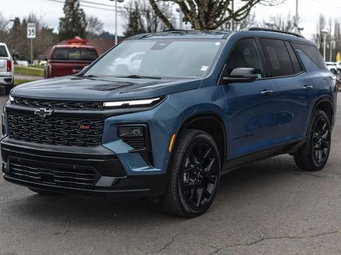 Used 2024 Chevrolet Traverse RS image 4