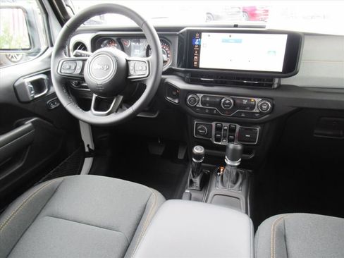 New 2026 Jeep Gladiator Sport AWD/4WD image 13