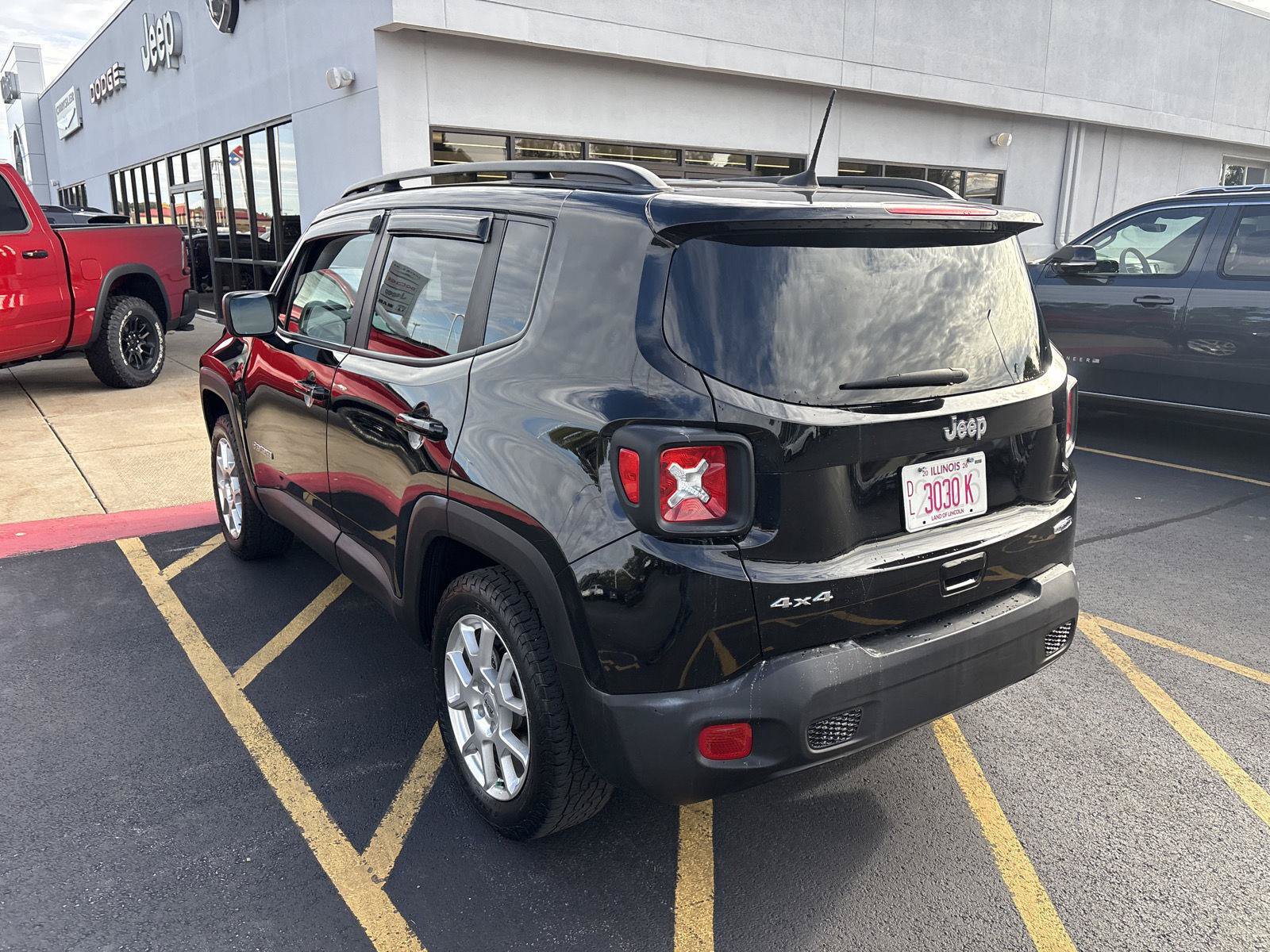Used 2022 Jeep Renegade Latitude AWD/4WD image 7