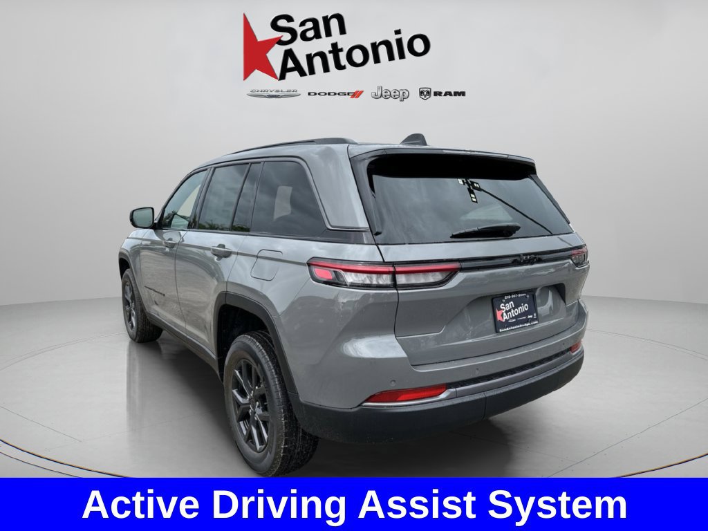 New 2027 Jeep Grand Cherokee Altitude RWD image 11